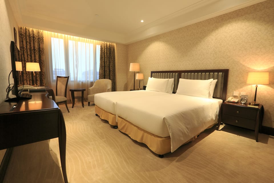 Hollywood Suite | Premium bedding, minibar, in-room safe, desk