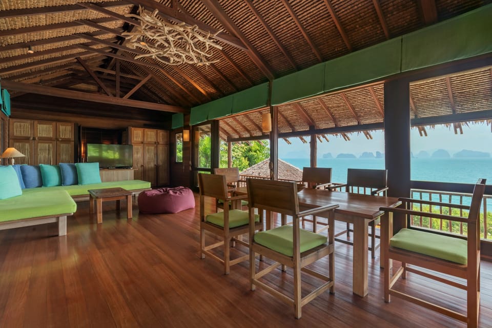 The Ocean Retreat | Living room | 32-inch flat-screen TV with satellite channels, TV, DVD player