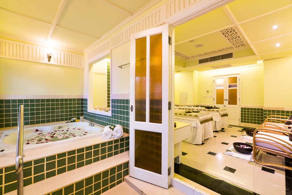 Sauna, body treatments, aromatherapy, body wraps, body scrubs, facials