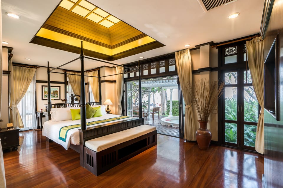 Villa 1 Bedroom | In-room safe, desk, blackout drapes, free WiFi