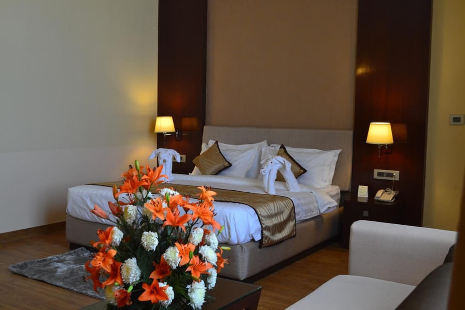 Premium bedding, minibar, in-room safe, desk