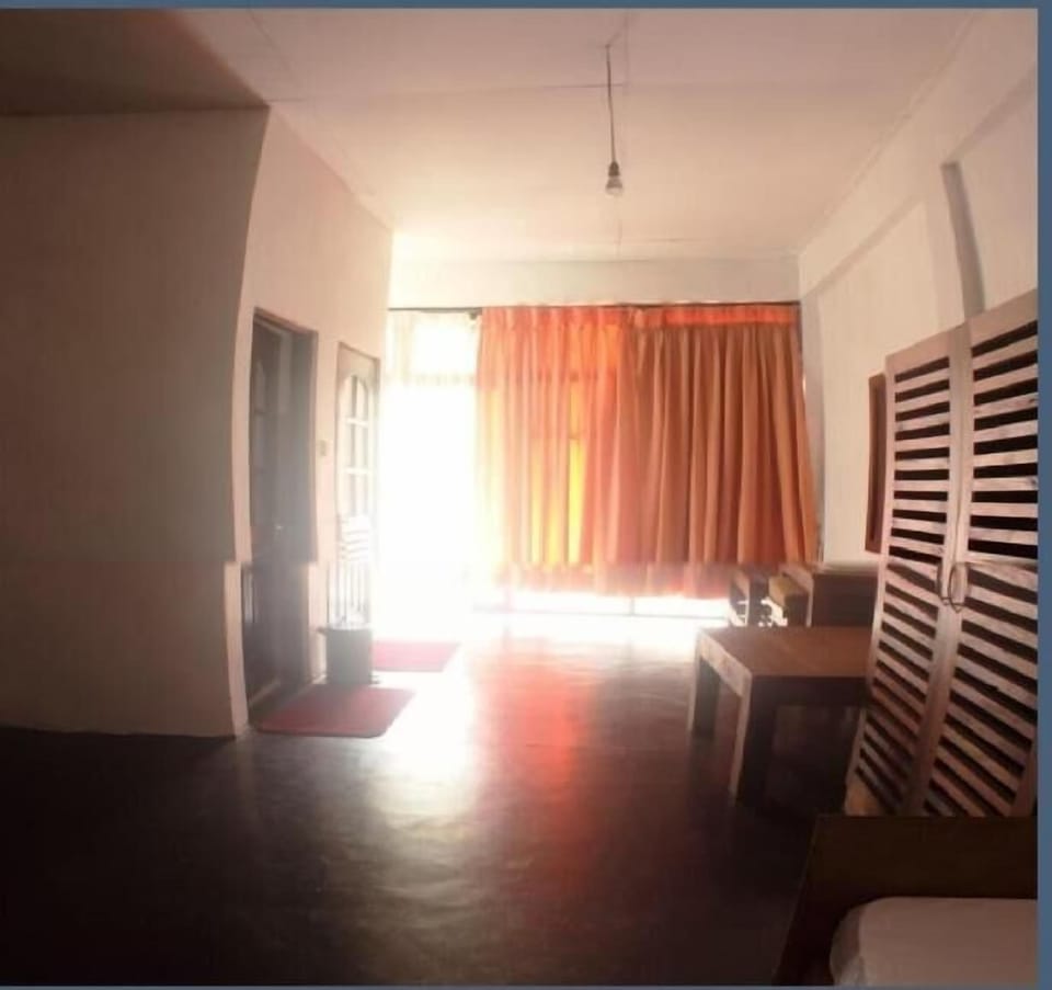 256 Townhouse Rest Hotel in Kandy