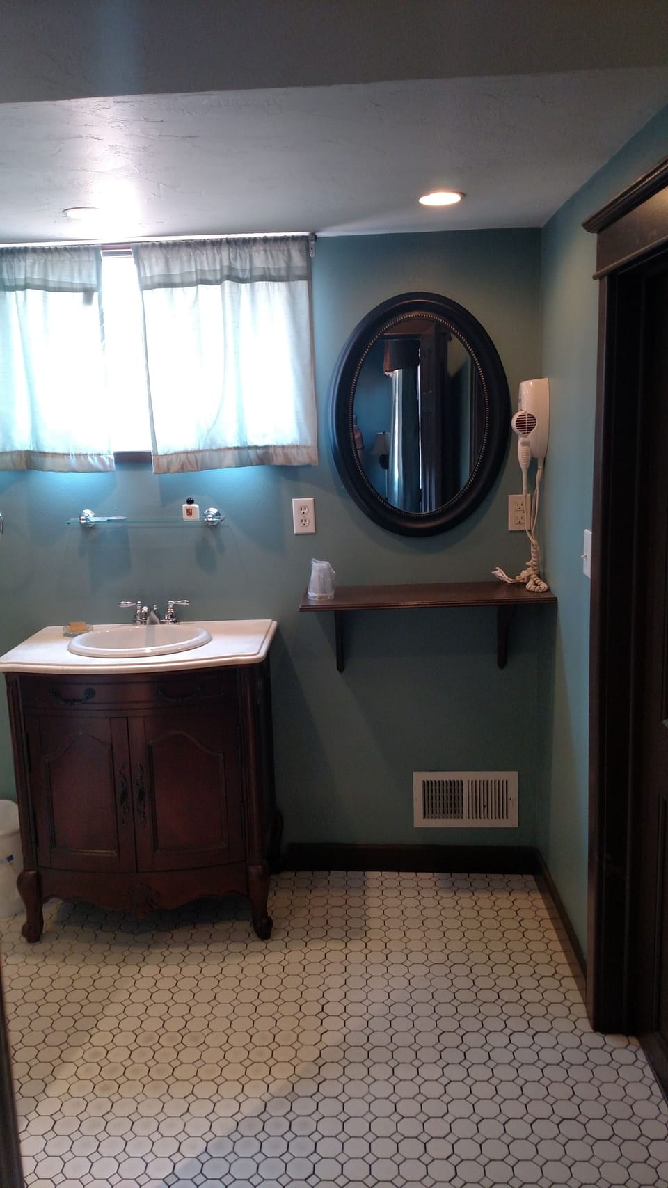 Family Suite, 2 Bedrooms | Bathroom | Free toiletries, hair dryer, towels