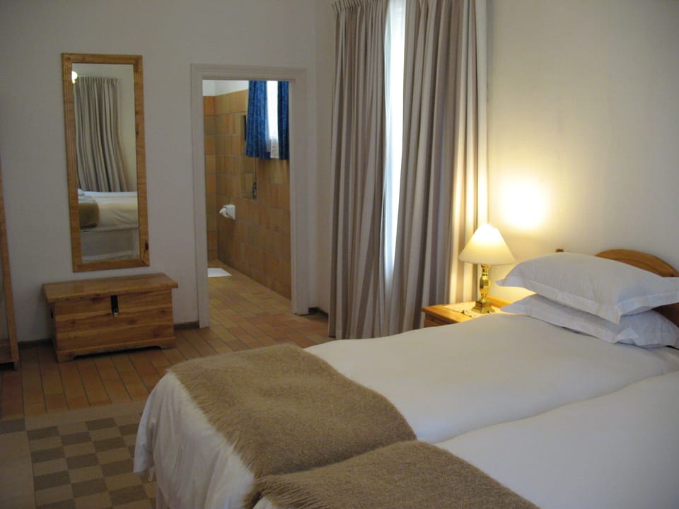 Family Cottage, 2 Bedrooms (15A Bell Street) | Hypo-allergenic bedding, down comforters, Tempur-Pedic beds