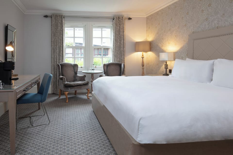 Superior Twin Room | In-room safe, desk, laptop workspace, blackout drapes