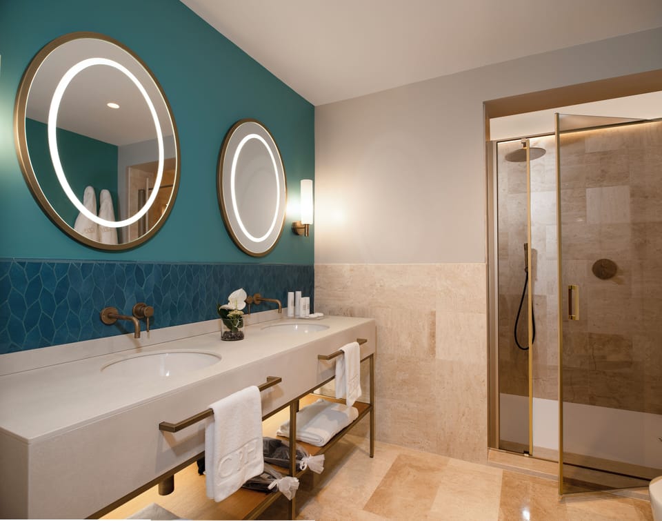 Luxury Suite - terrace sea view | Bathroom | Free toiletries, hair dryer, slippers, bidet