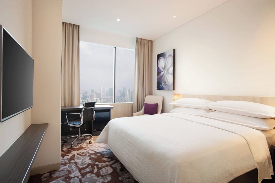 Minibar, in-room safe, individually decorated, individually furnished