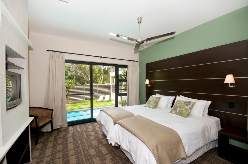 In-room safe, desk, laptop workspace, free WiFi