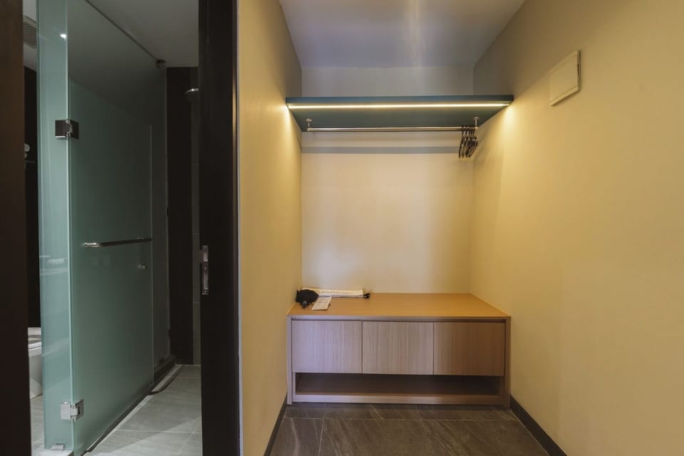 Superior Plus Twin Room | Minibar, in-room safe, desk, iron/ironing board