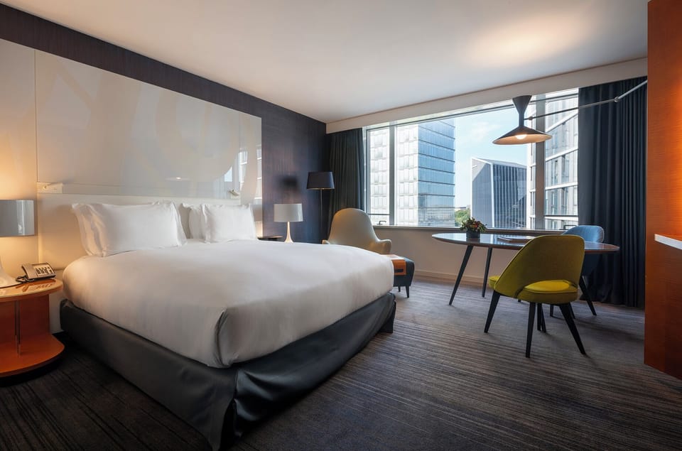 Premium Room, 1 King Bed | Premium bedding, Select Comfort beds, minibar, in-room safe