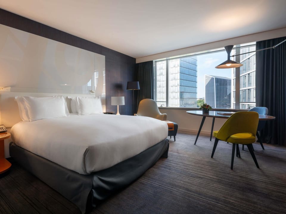 Luxury Room, 1 King Bed | Premium bedding, Select Comfort beds, minibar, in-room safe