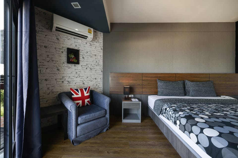 Standard Room | In-room safe, desk, blackout drapes, free WiFi