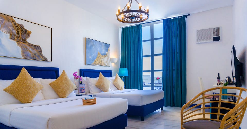 Family Room | In-room safe, desk, free WiFi, bed sheets