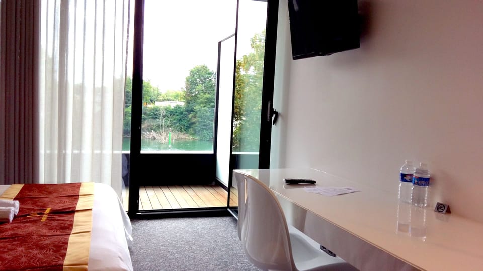 Business Double Room, Ensuite, River View (Balcon) | Premium bedding, in-room safe, desk, free WiFi