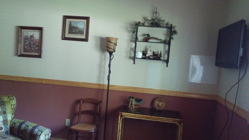 The Pheasant Room | Individually decorated, individually furnished, travel crib, free WiFi