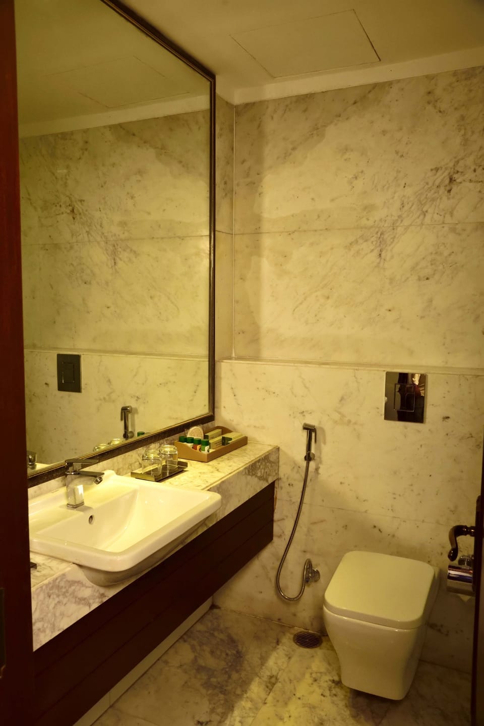 Fern Club Room | Bathroom | Shower, free toiletries, hair dryer, slippers
