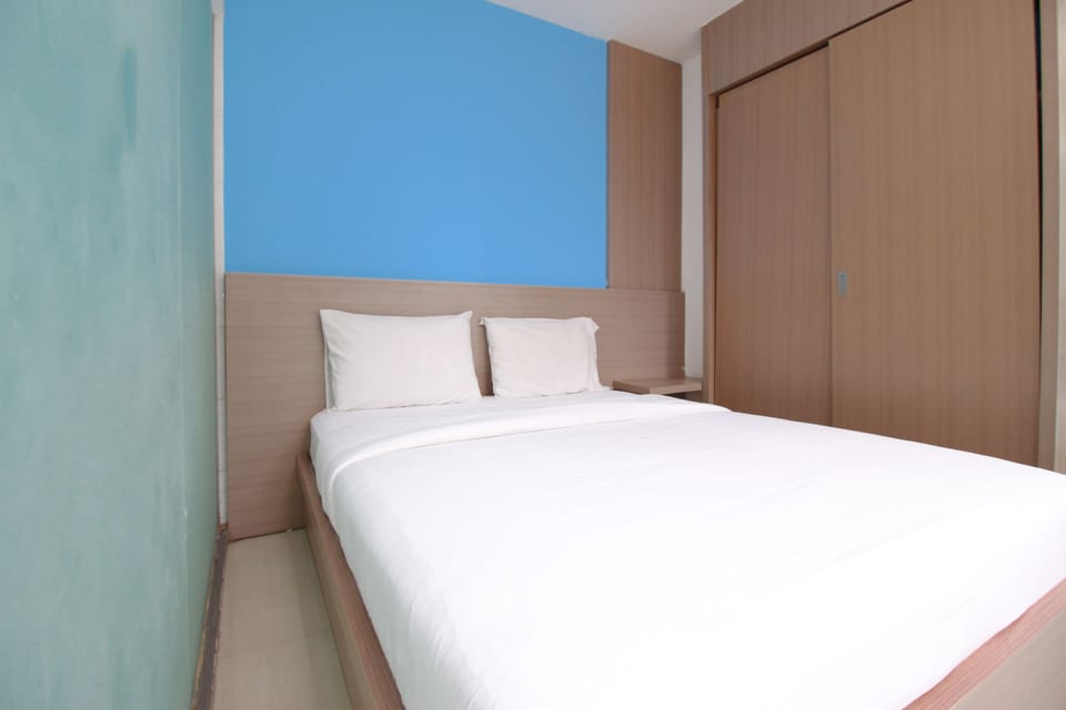 Double Room with City View | Desk, iron/ironing board, free WiFi, bed sheets