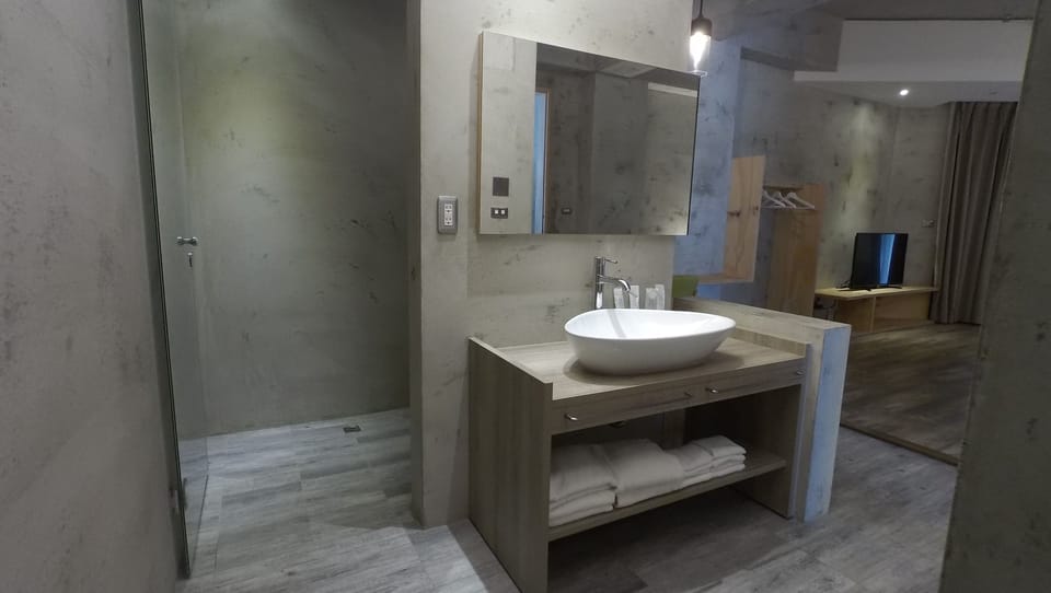 Grand Twin Room, Balcony | Bathroom | Shower, hydromassage showerhead, eco-friendly toiletries, hair dryer