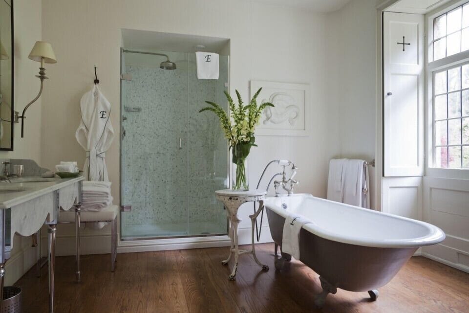 Suite, Garden View | Bathroom | Designer toiletries, hair dryer, bathrobes, slippers