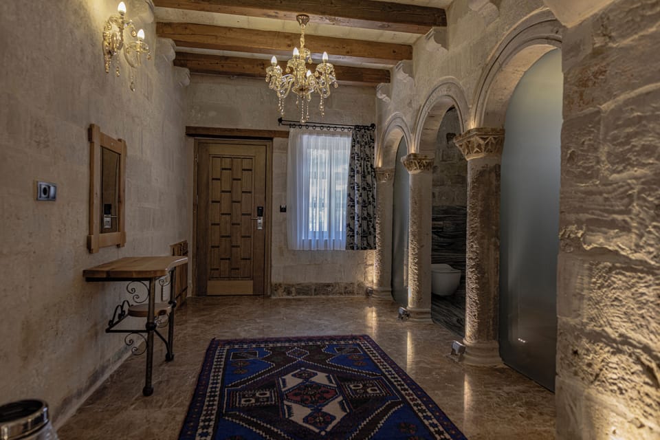 Junior Double Room | Minibar, in-room safe, individually decorated, individually furnished