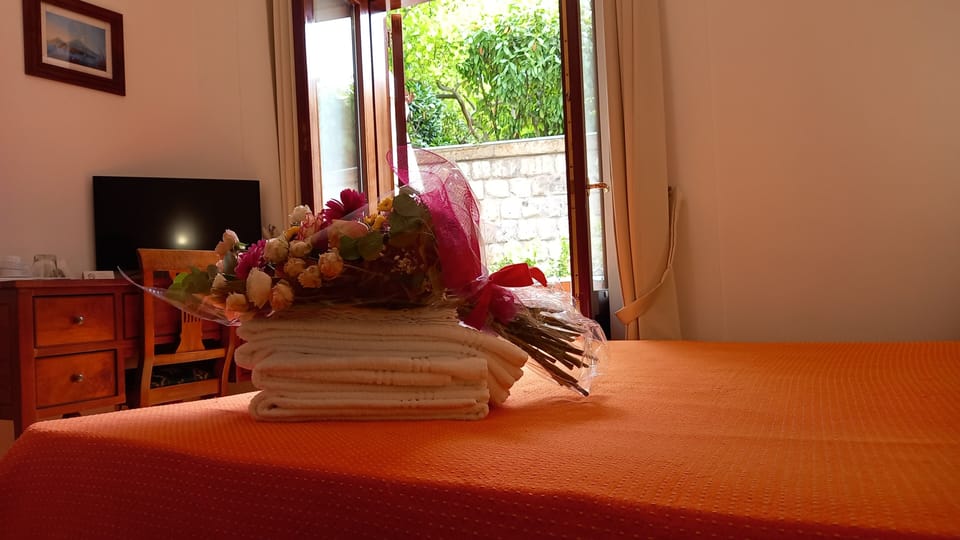 Comfort Double Room, Terrace, Courtyard Area | Minibar, in-room safe, desk, iron/ironing board (on request)