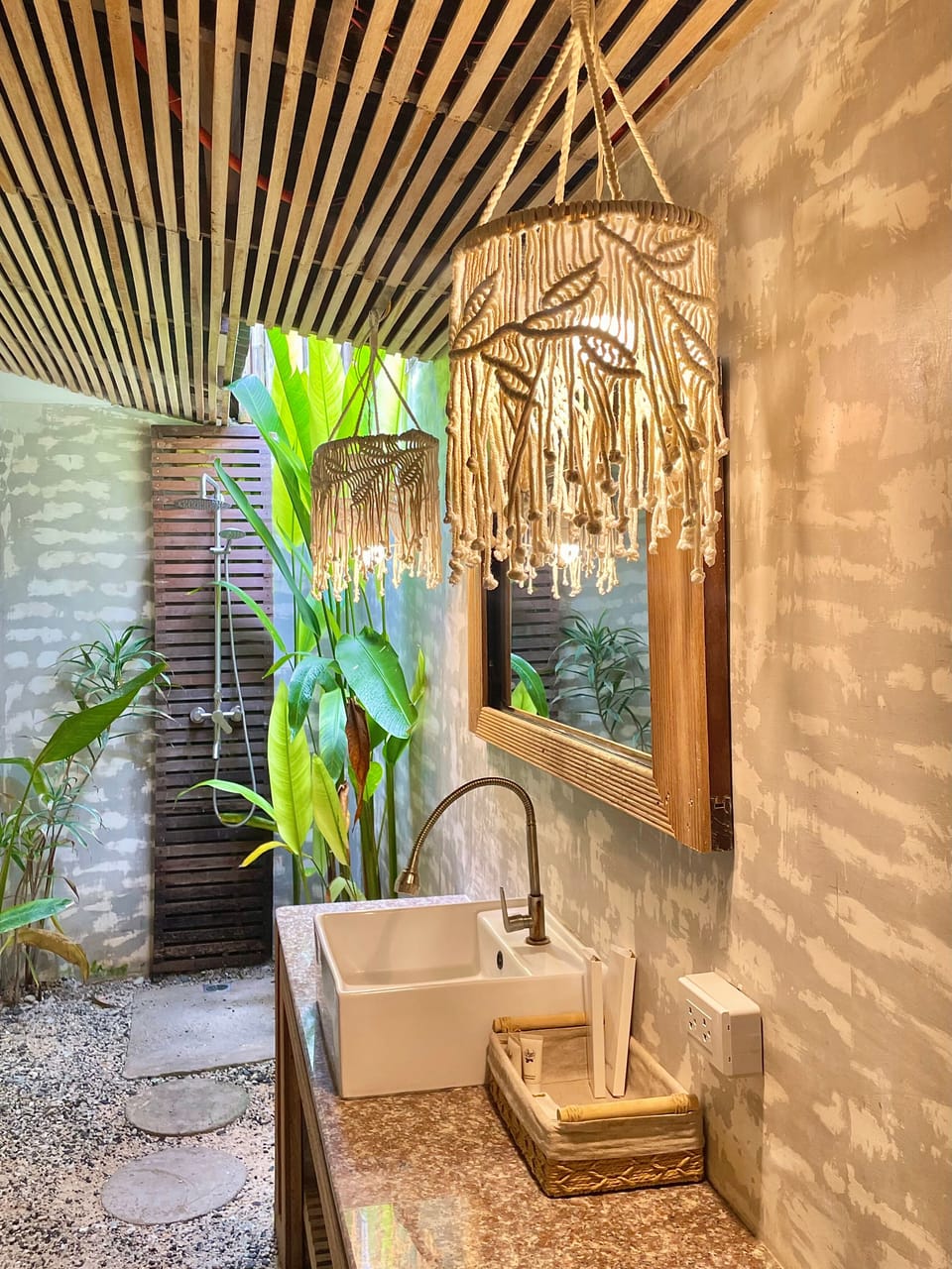 Comfort Villa, Ocean View | Bathroom | Shower, free toiletries, hair dryer (on request), bidet