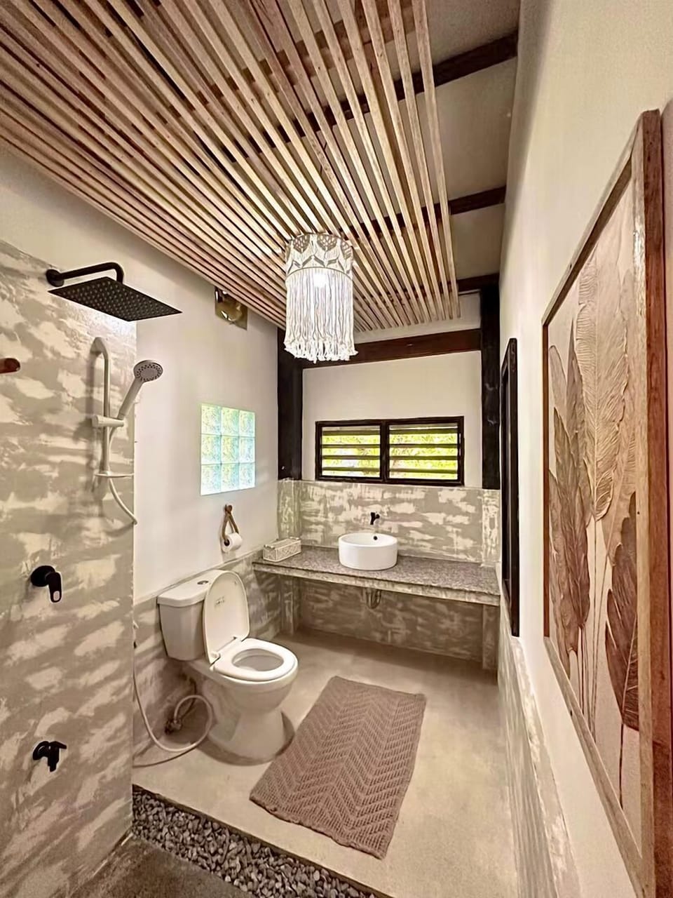 Executive Beach Front Cottage | Bathroom | Shower, free toiletries, hair dryer, towels