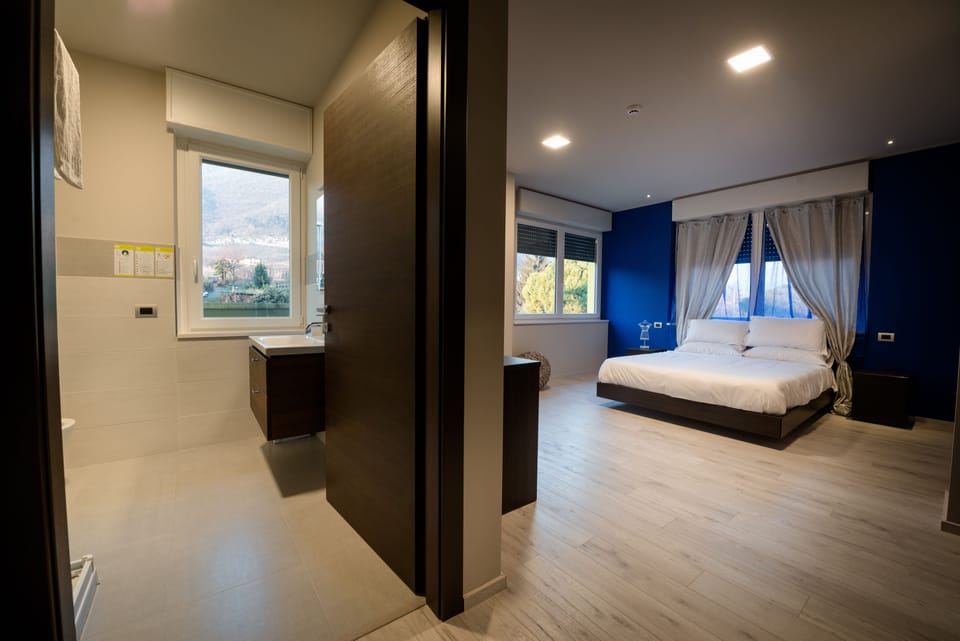 Double Room | In-room safe, desk, free WiFi