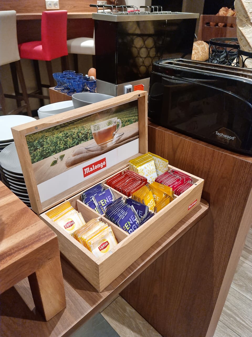 Daily buffet breakfast (EUR 13.9 per person)