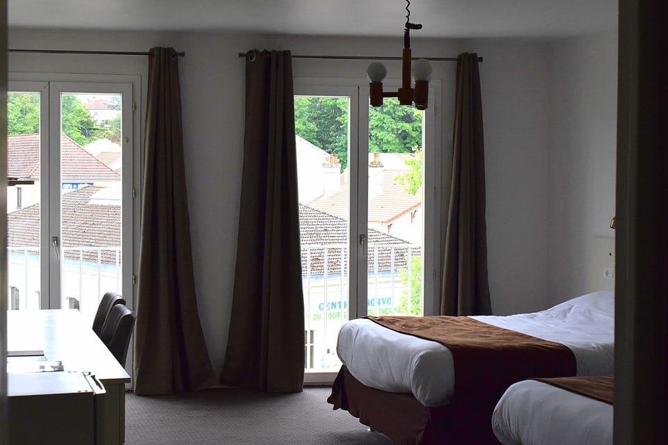 Quadruple Room | In-room safe, desk, blackout drapes, soundproofing