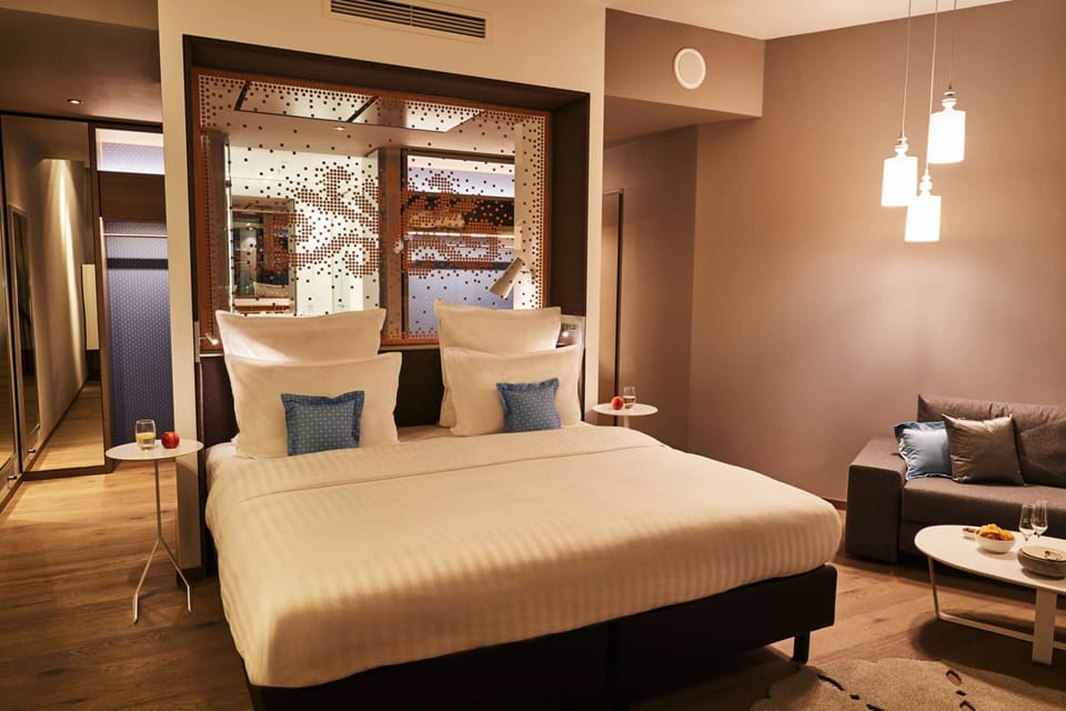 Junior Suite | Premium bedding, down comforters, in-room safe, desk
