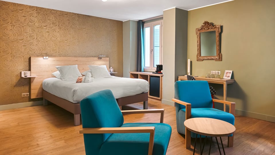 Suite | Premium bedding, minibar, desk, blackout drapes
