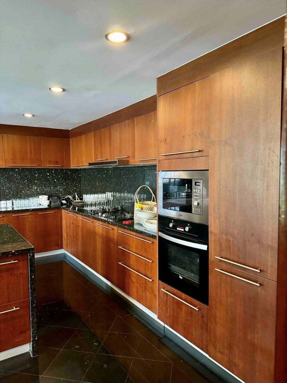 Villa | Private kitchen | Full-size fridge, microwave, oven, stovetop