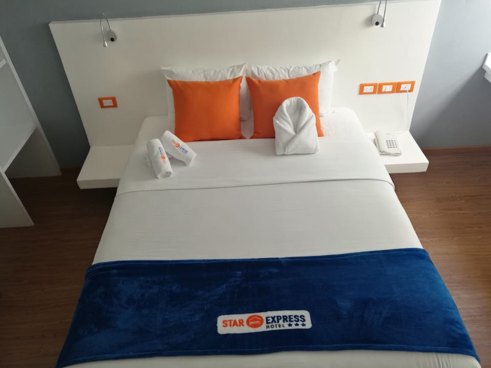 In-room safe, desk, laptop workspace, free WiFi