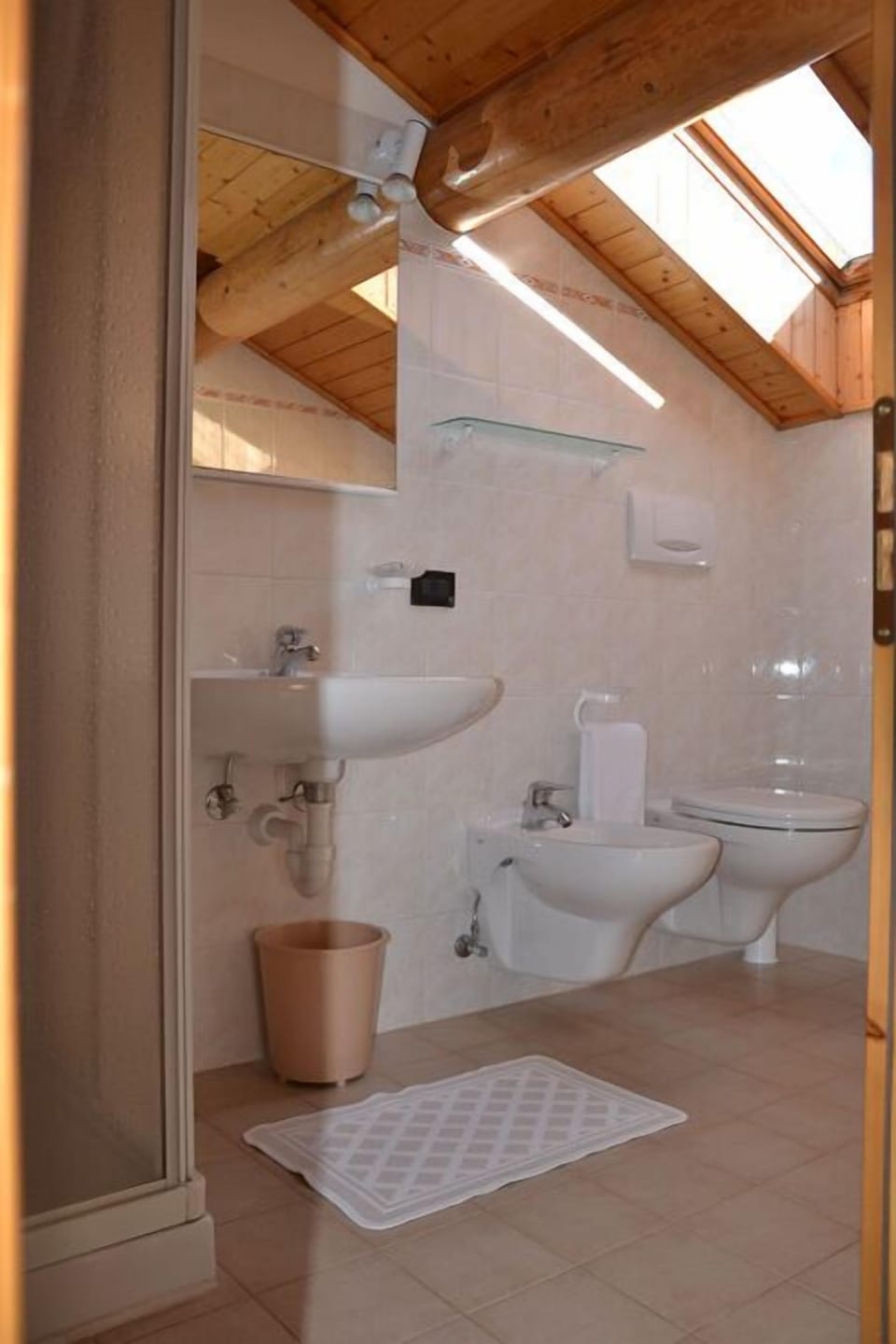 Free toiletries, hair dryer, bathrobes, bidet