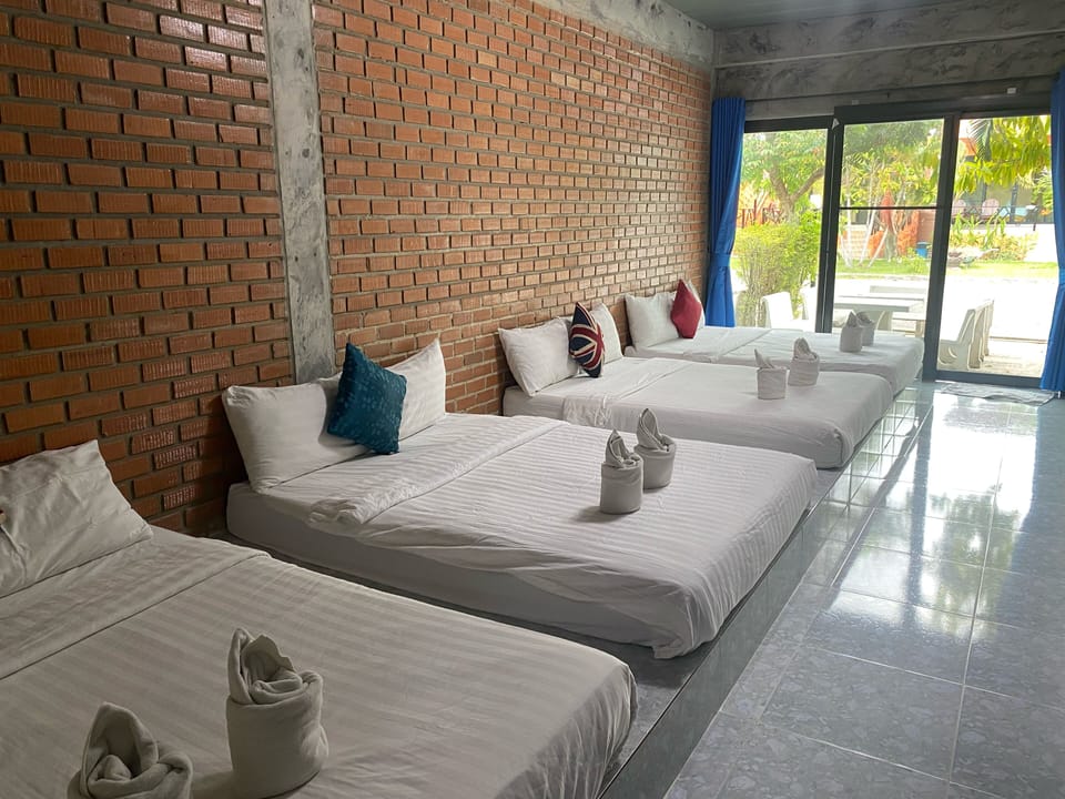 Family Quadruple Room | Free WiFi, bed sheets