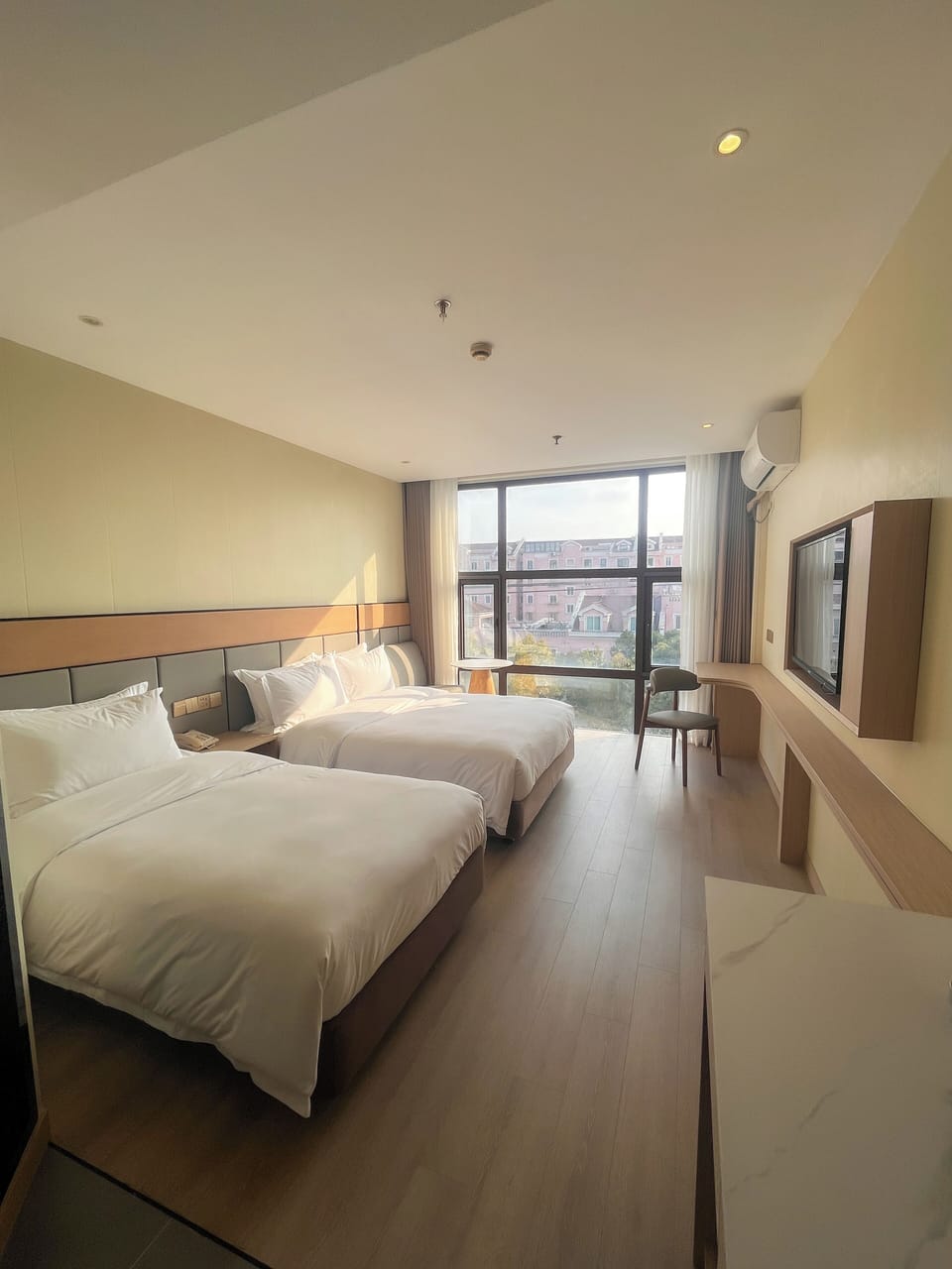 Family Room | Desk, blackout drapes, free cribs/infant beds, free WiFi
