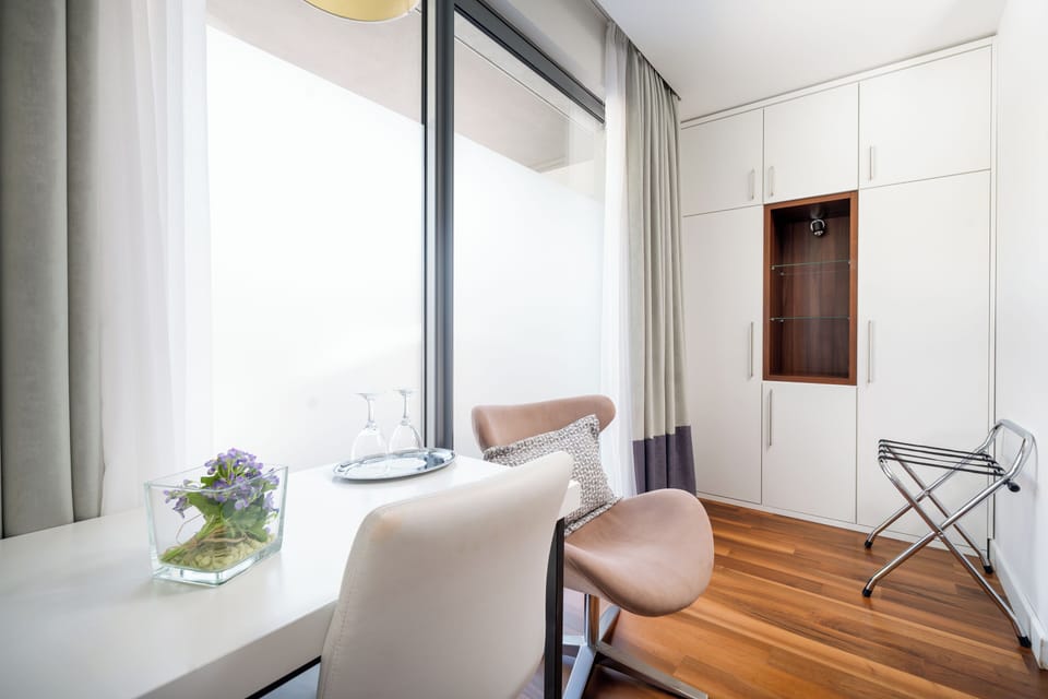 Comfort Twin Room, 2 Twin Beds | Premium bedding, minibar, in-room safe, desk