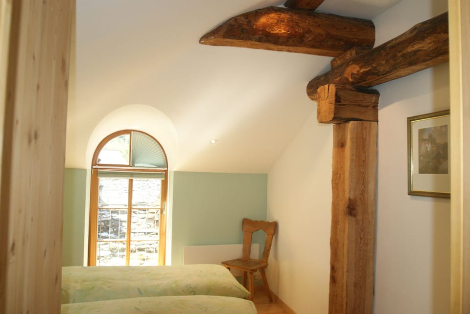 XXX Double Room Single Use | Desk, cribs/infant beds, rollaway beds, free WiFi