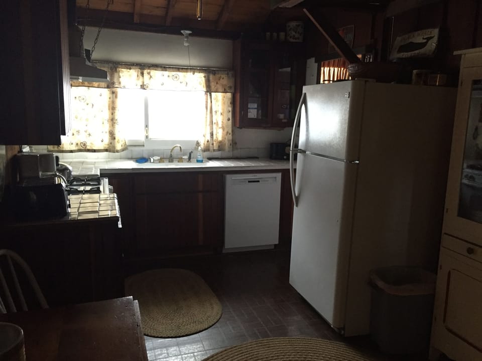Vacation House, 2 Bedrooms | Private kitchen | Coffee/tea maker, fridge, microwave