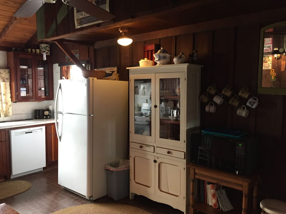 Vacation House, 2 Bedrooms | Private kitchen | Coffee/tea maker, fridge, microwave