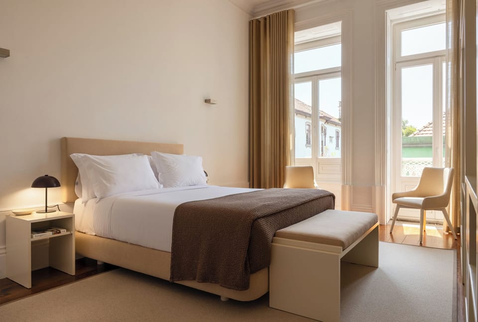Deluxe Suite | Blackout drapes, soundproofing, iron/ironing board, free WiFi