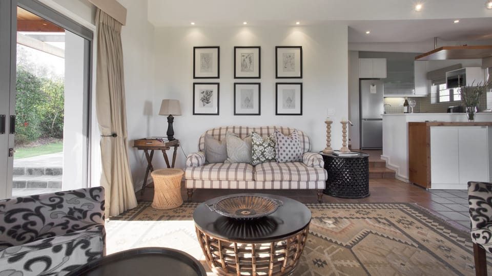 Olive Cottage 2  | Living room | 52-inch Smart TV with satellite channels, TV