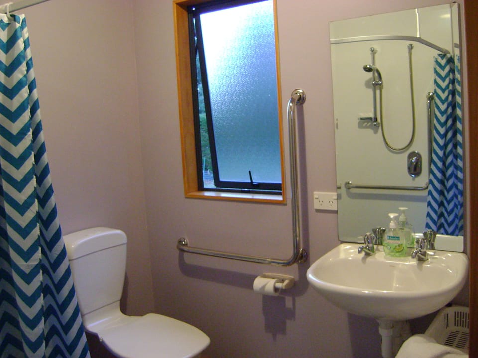 Family Tourist Flat | Bathroom | Toilet paper