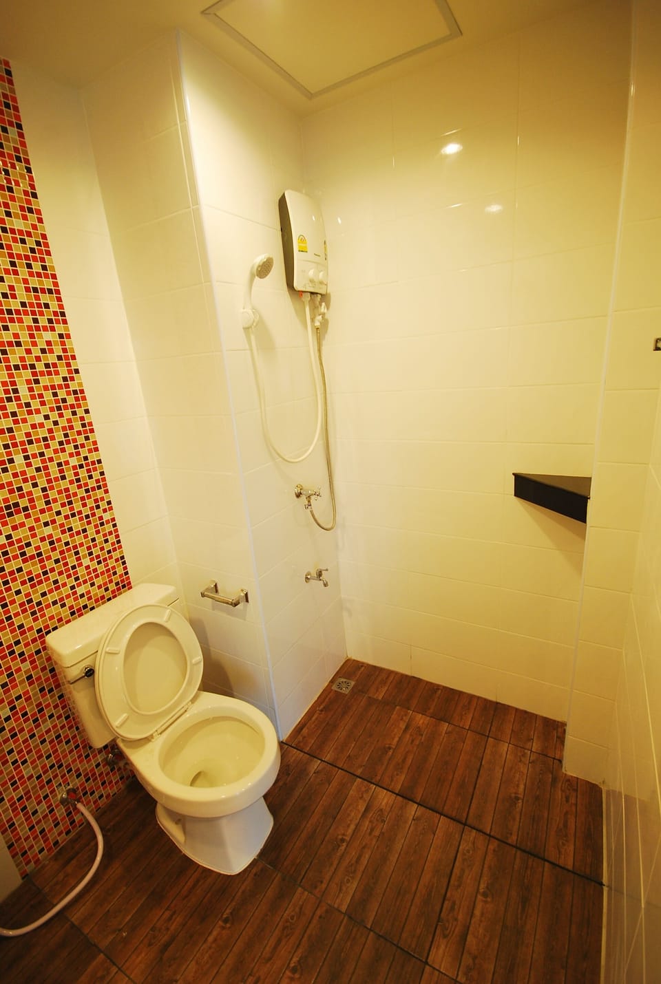 Superior | Bathroom | Shower, free toiletries, hair dryer, towels