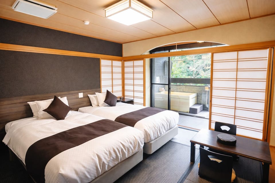 In-room safe, WiFi (free), bed sheets