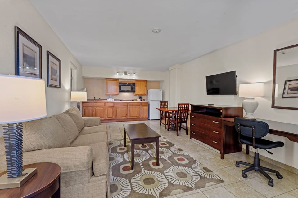 Family Suite, 2 Double Beds, Non Smoking, Kitchen | Desk, blackout drapes, rollaway beds, free WiFi