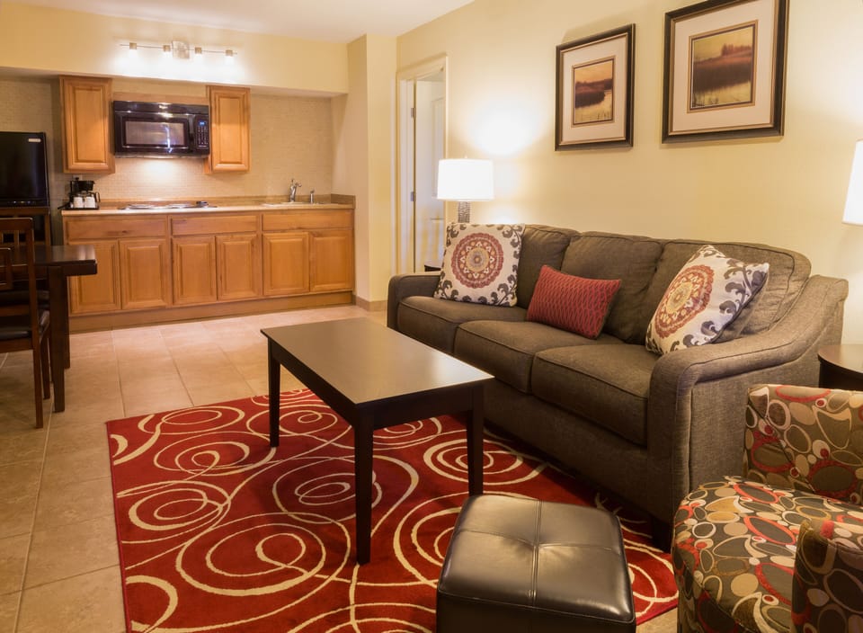 Family Suite, 2 Double Beds, Non Smoking, Kitchen | Desk, blackout drapes, rollaway beds, free WiFi