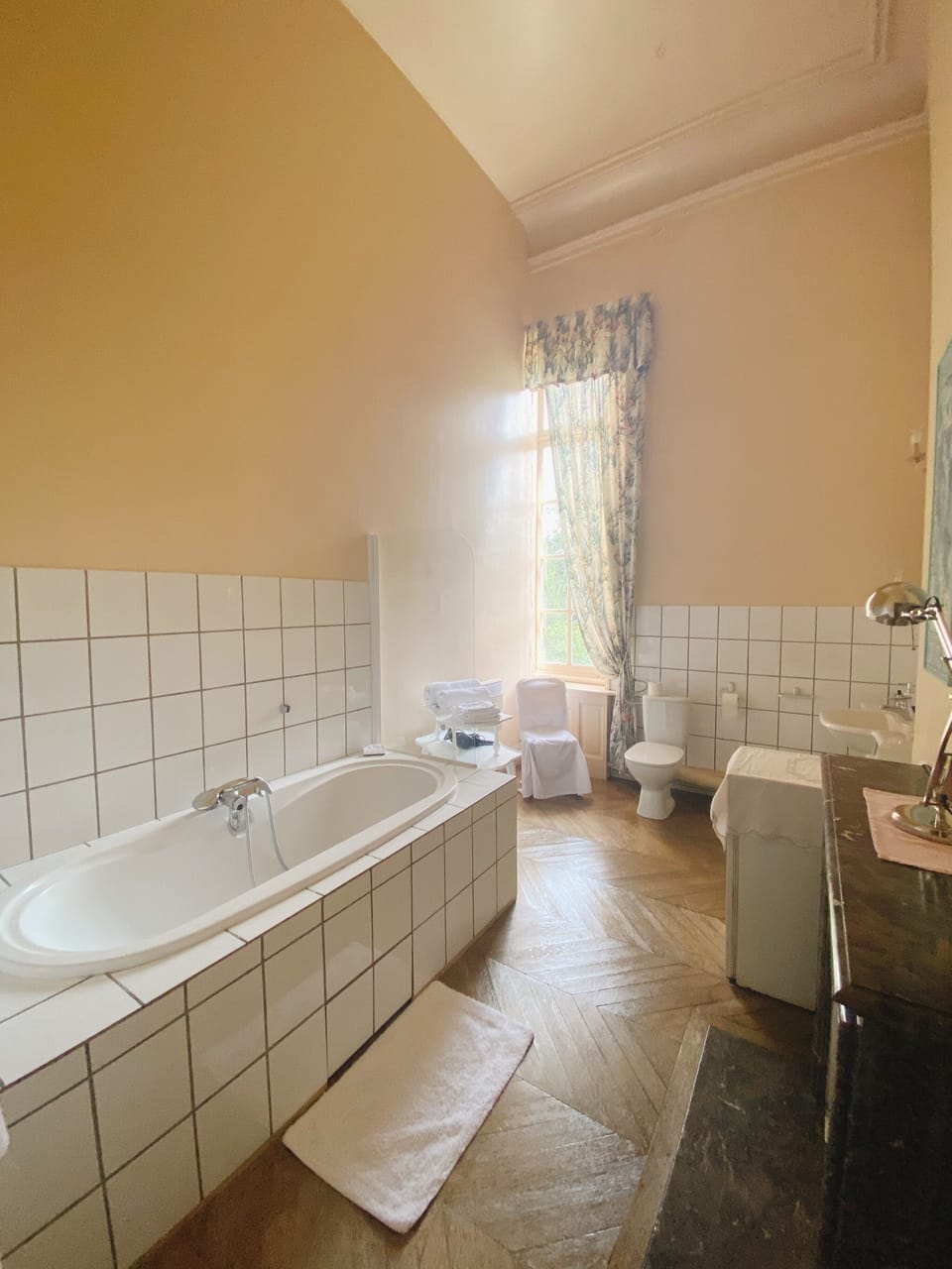 Bathroom sink