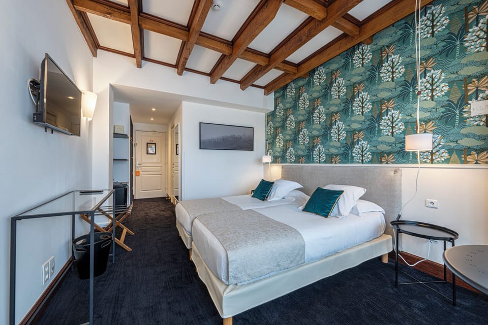 Superior Twin Room, 1 Twin Bed | Minibar, in-room safe, soundproofing, free WiFi